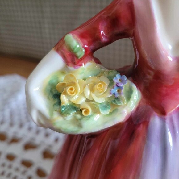 “Janet” Figurine HN1537 of Royal Doulton - Lady with Flower Basket - Picture 4 of 12
